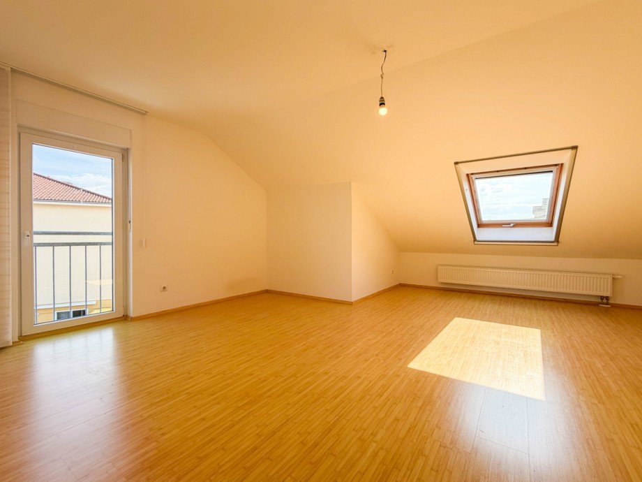 Schlafzimmer 2 - 2.OG Reihenendhaus Offenbach am Main