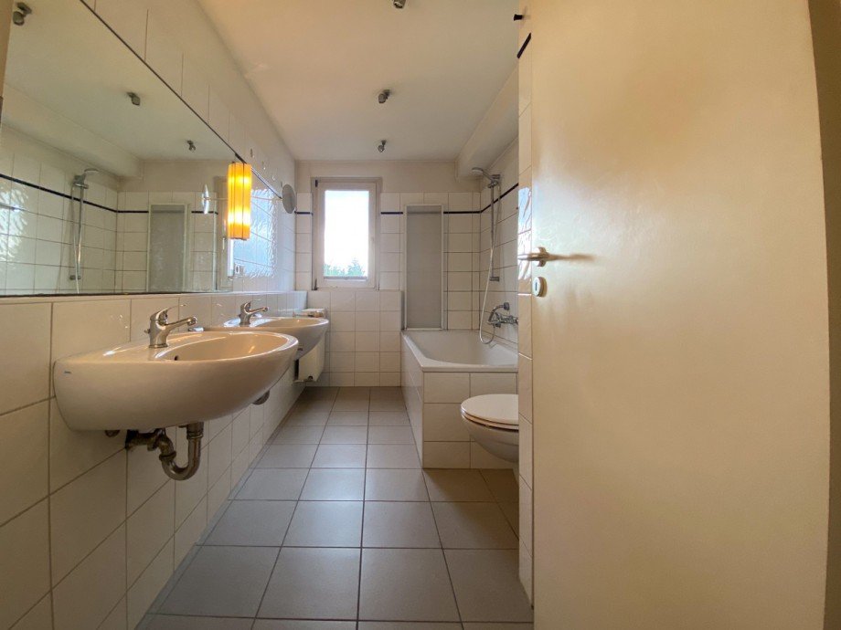 Tageslichtbad Dachgeschosswohnung Offenbach / B�rgel