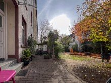 Hausansicht Altbauwohnung  in zentraler Lage von Frankfurt - nur wenige Schritte bis zum Main