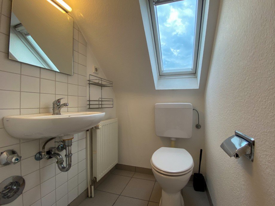 G�ste-WC Dachgeschosswohnung Offenbach / B�rgel