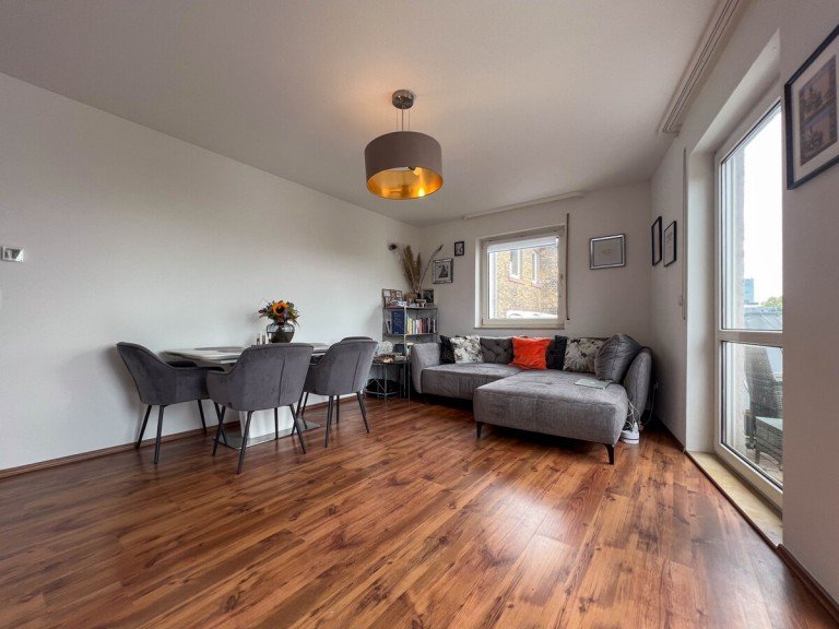 Wohnbereich Offenbach Etagenwohnung Attraktive 2,5-Zimmer-Wohnung mit Balkon in zentraler Lage von Offenbach am Main
