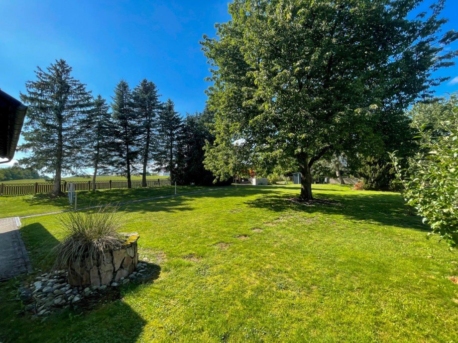 Idyllischer Garten Villa Sch�llkrippen