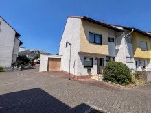 Au�enansicht Charmantes Reihenendhaus mit Einliegerwohnung, Garten, Doppelgarage und viel Platz zum Wohlf�hlen!