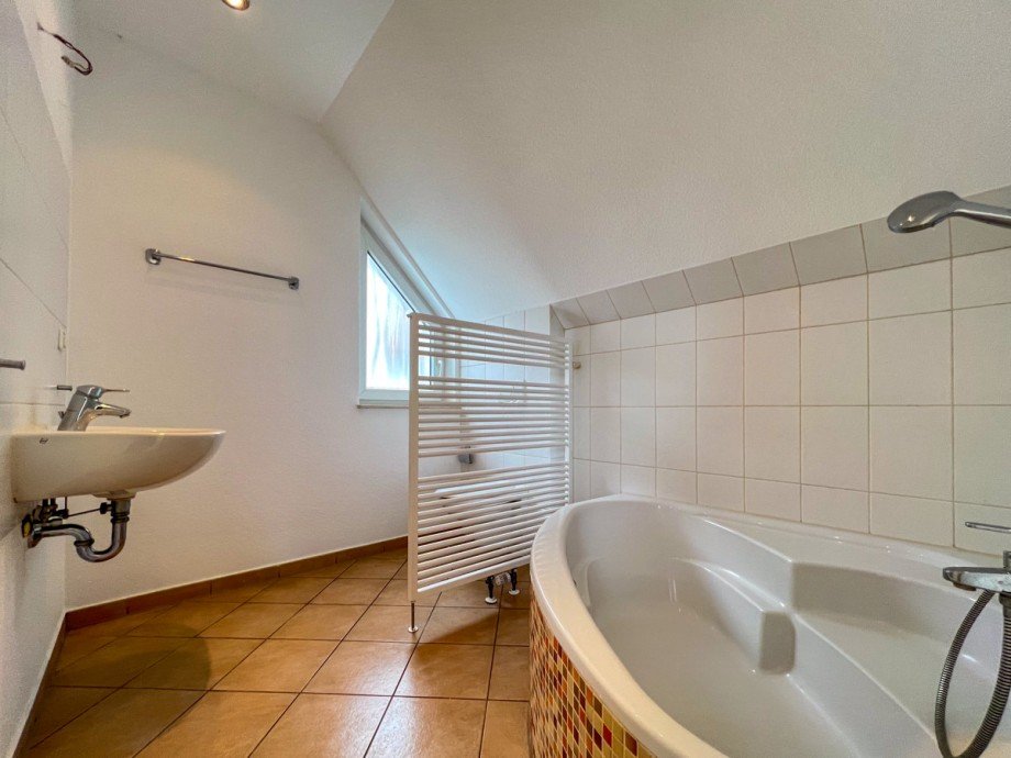 Badezimmer mit Wanne Einfamilienhaus Offenbach / Bieber