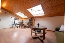 Wohnbereich Charmante, vollm�blierte Dachgeschosswohnung im Offenbacher Westend